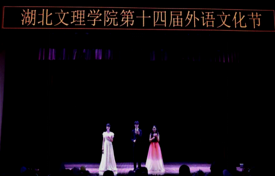 增强文化自信 促进文化交融